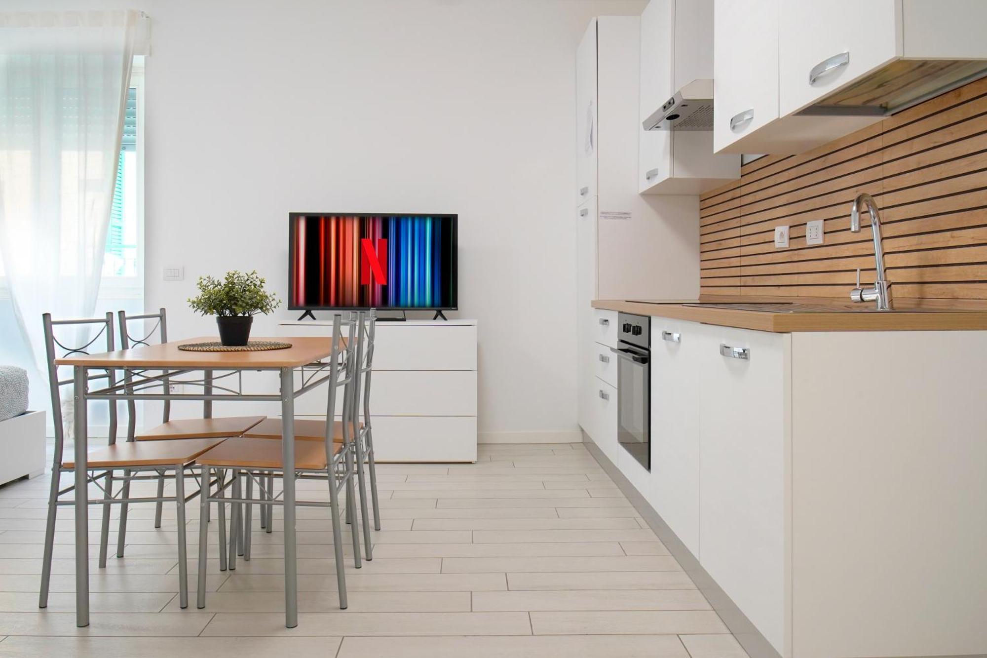 Casa Ideale Tim Appartmanti Moderni Vicina Al Centro 莱科 外观 照片