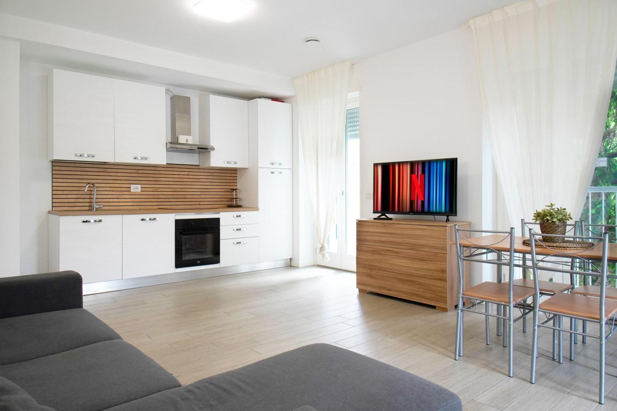 Casa Ideale Tim Appartmanti Moderni Vicina Al Centro 莱科 外观 照片