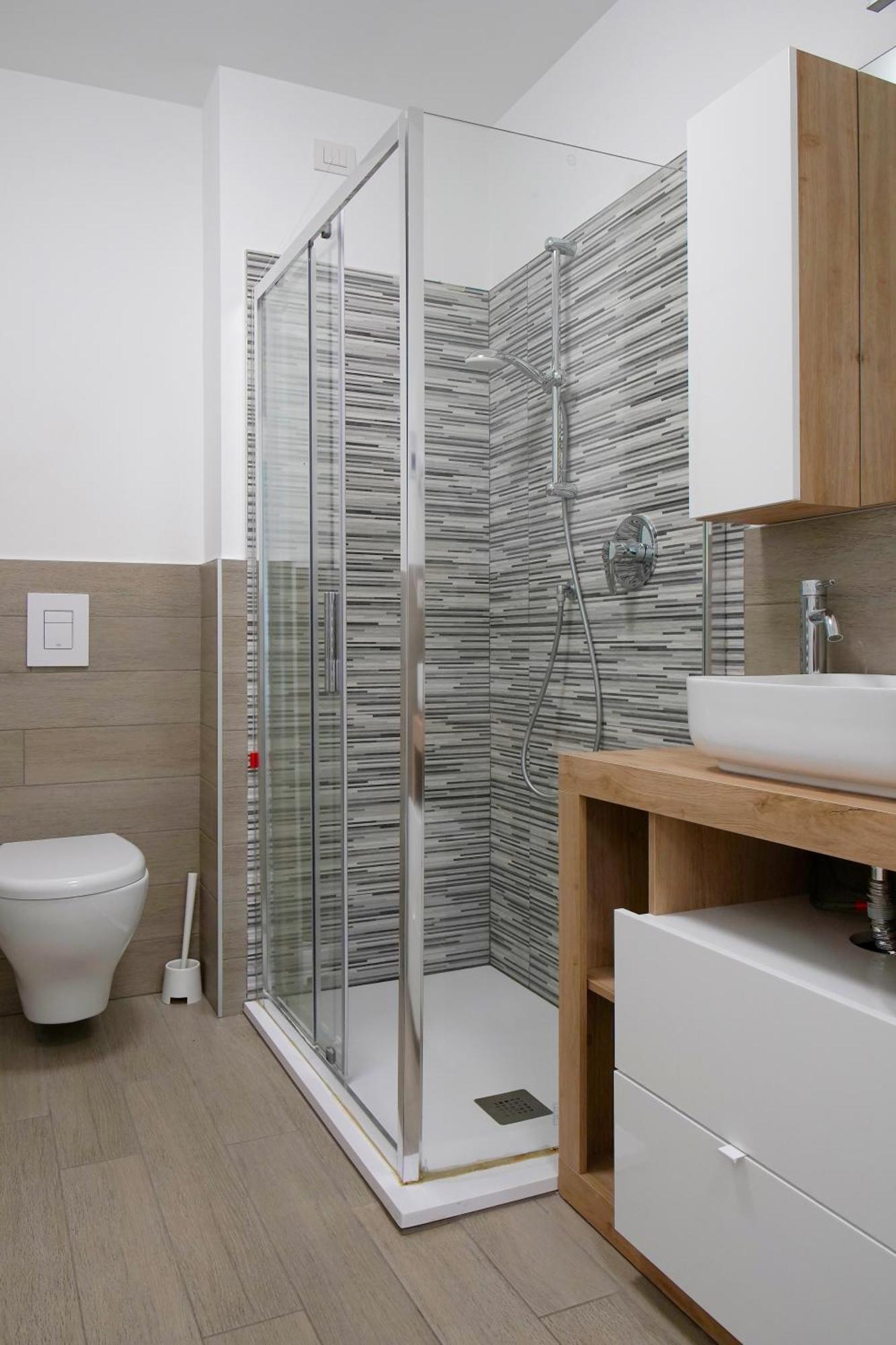 Casa Ideale Tim Appartmanti Moderni Vicina Al Centro 莱科 外观 照片